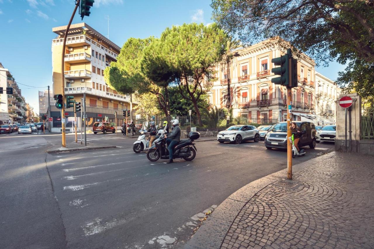 Palazzobellini Bed & Breakfast Catania Bagian luar foto